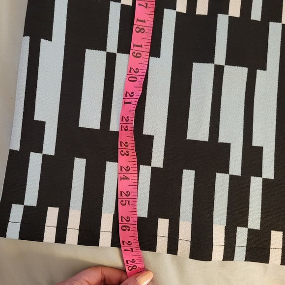 Light blue and black asymmetric design pencil skirt size 6 - Picture 2 of 5